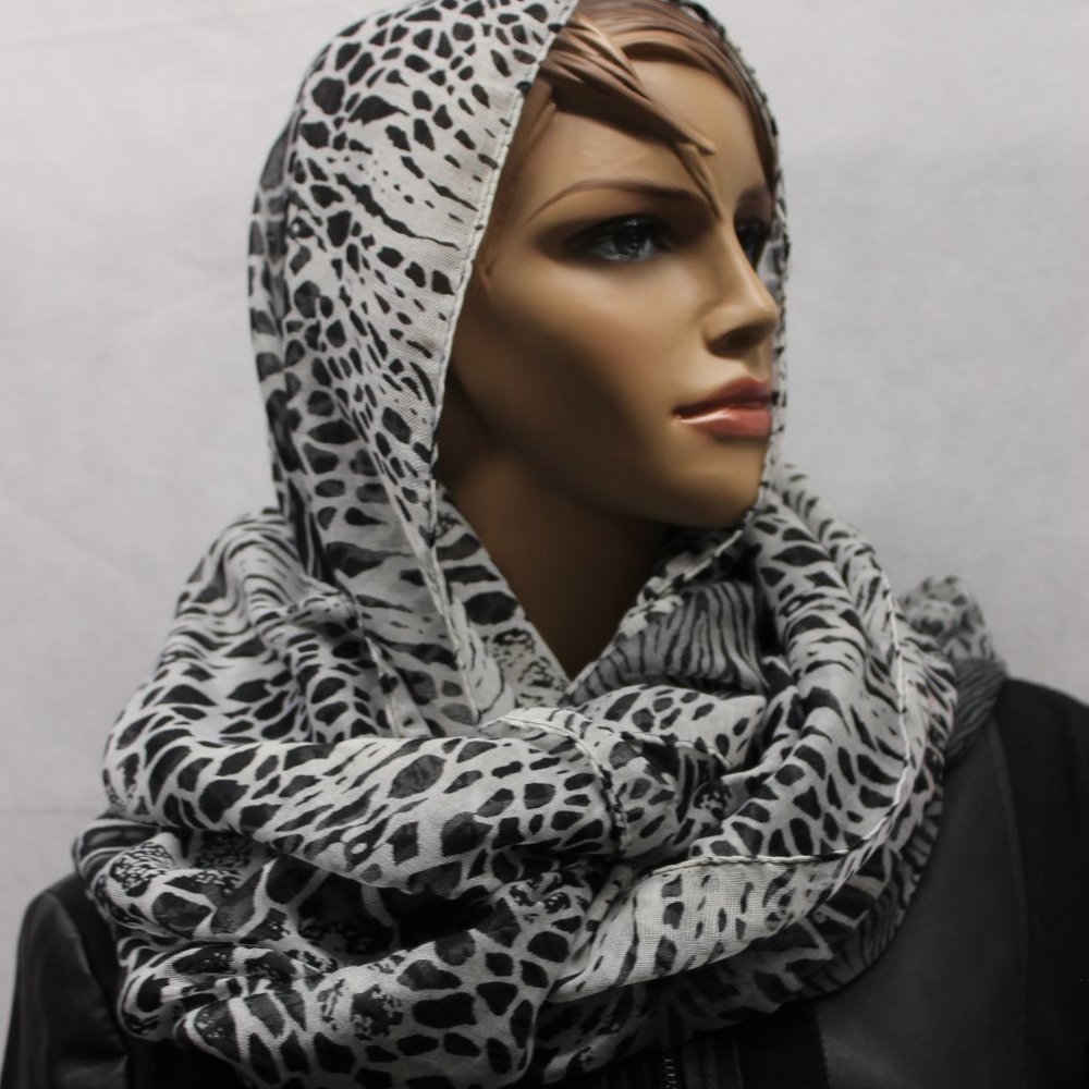 Vanity Infinity Cheetah Scarf